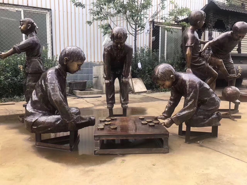 ประติมากรรมสำริดในเมือง